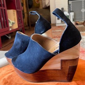 Inkkas Worldwear Platform Heels *MISSING STRAPS*